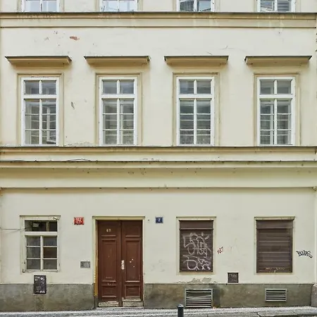 Apartment Days - In The Heart Of Near Astronomical Clock *